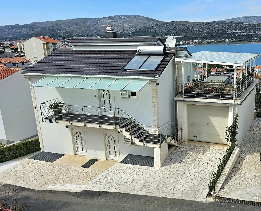 Apartmani Barnjak Трогир