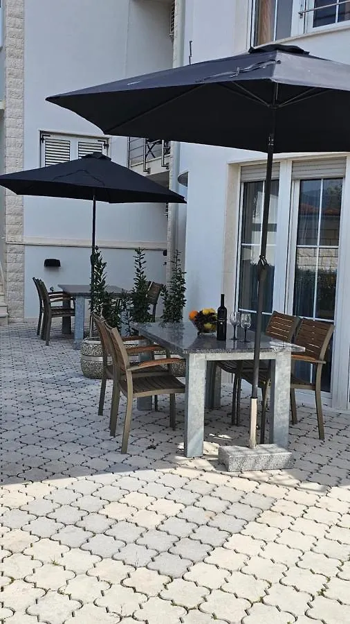 Apartmani Barnjak Трогир 0*,